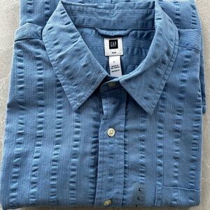 GAP Light Blue Textured Short Sleeve Shirt size L  NWT